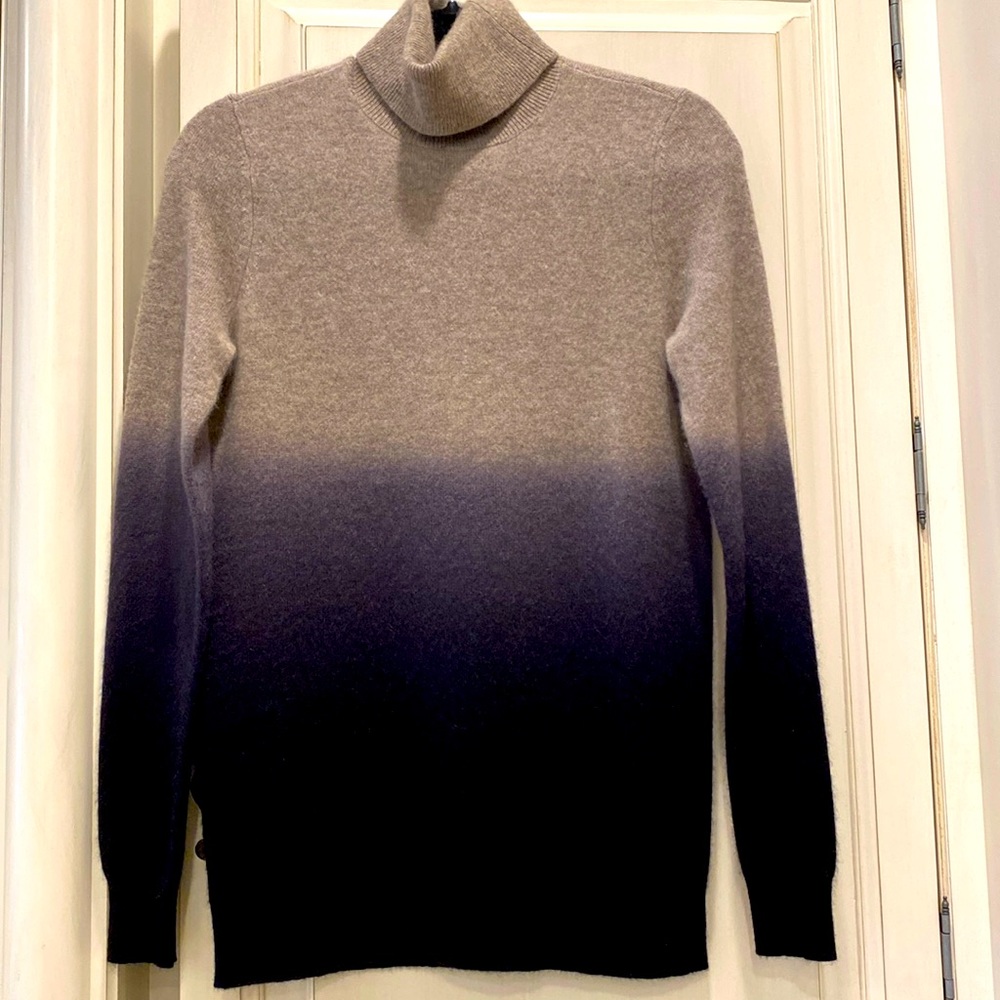 CASHMERE TURTLENECK SWEATER